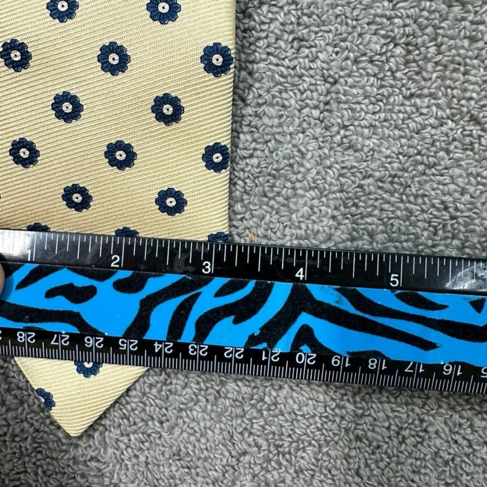 Lord & Taylor Kensington Silk Tie Yellow Navy Floral Medallion English Twill
